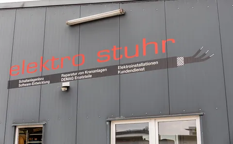 Volt, Elektro Stuhl GmbH, Bad Schwartau, Solardach, Carports, Kran, DEMAG Ersatzteile, Elektroschaden-Bewertung, Software Entwicklung, Kranservice, Elektroinstallation, Schaltschrankbau, Reparatur, Aufbau, Installation, Projekte, beste Hände, jahrelange Erfahrungen 